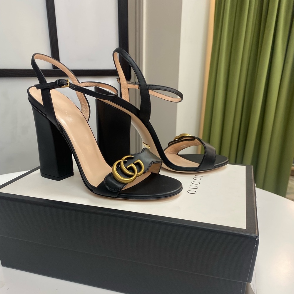 GUCCI sandal heels. Size 38. NEVER WORN.